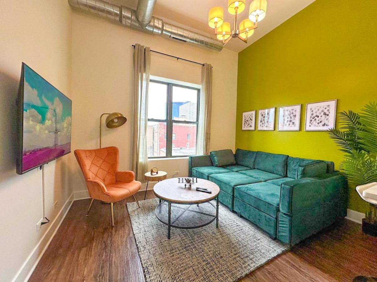 Modern 3br South Loop Near Mccormick Place & Soldier Field Walk To Downtown