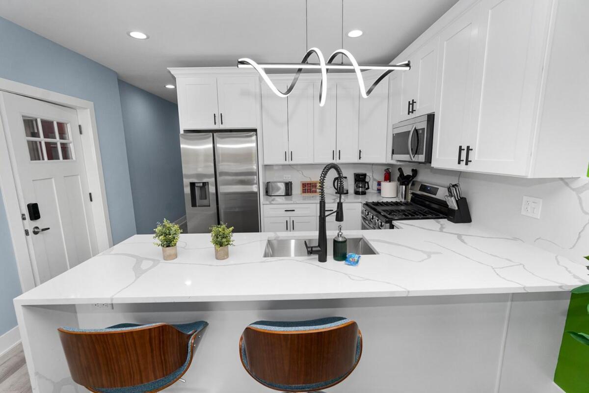 Apartment Pilsen Art Center Family Friendly 3br Retreat With Free Parking Near Medical District, Douglas Park And Illinois