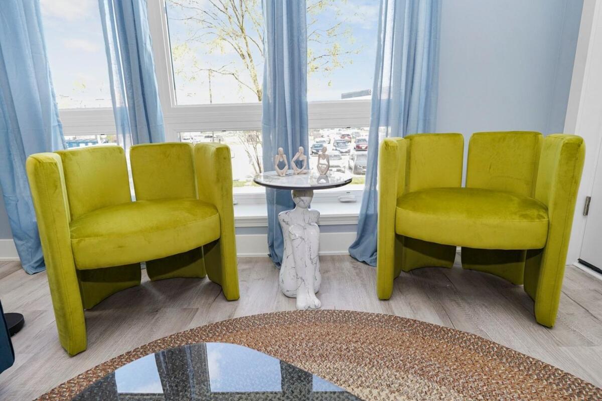 Pilsen Art Center Family Friendly 3br Retreat With Free Parking Near Medical District, Douglas Park And Illinois Apartment