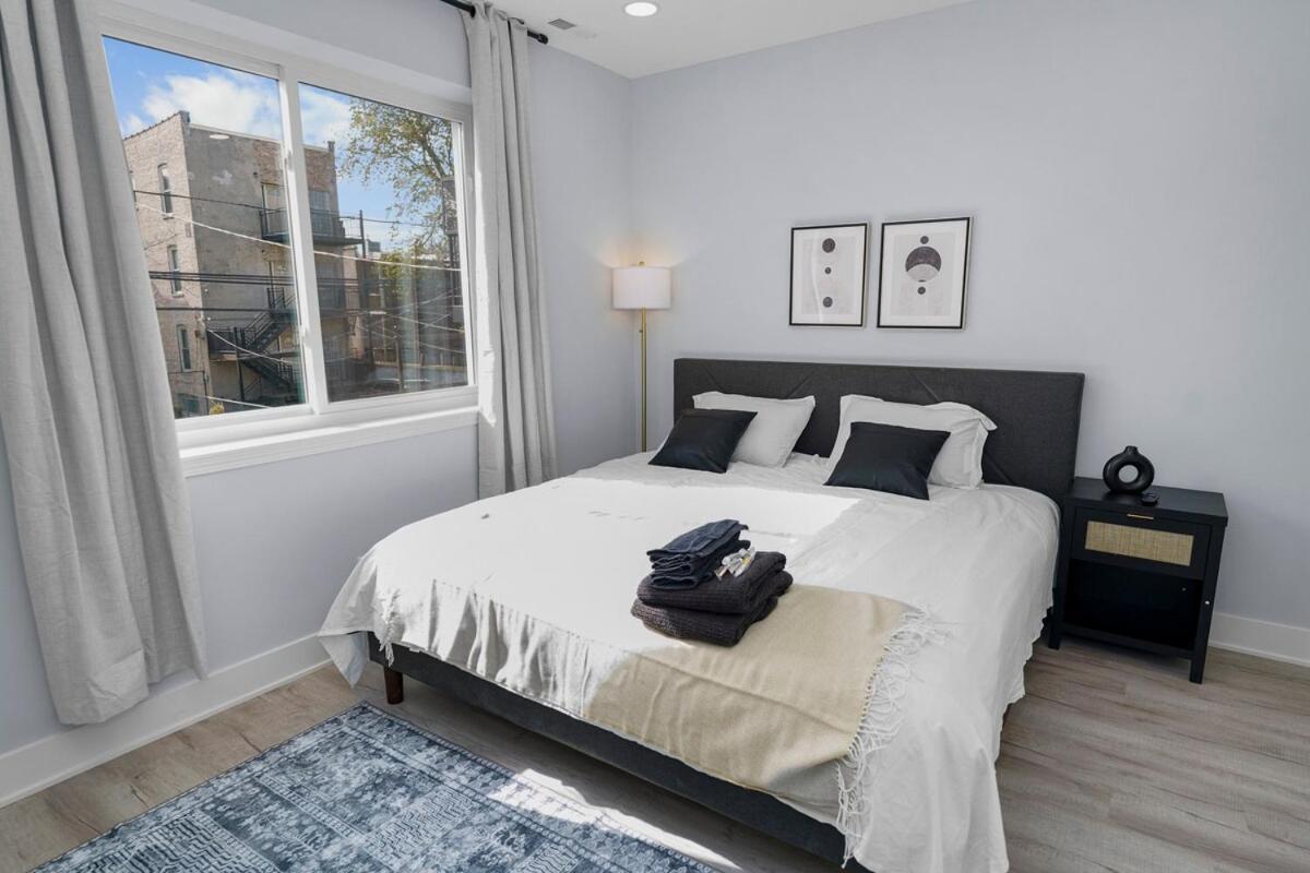 Pilsen Art Center Family Friendly 3br Retreat With Free Parking Near Medical District, Douglas Park And Illinois *