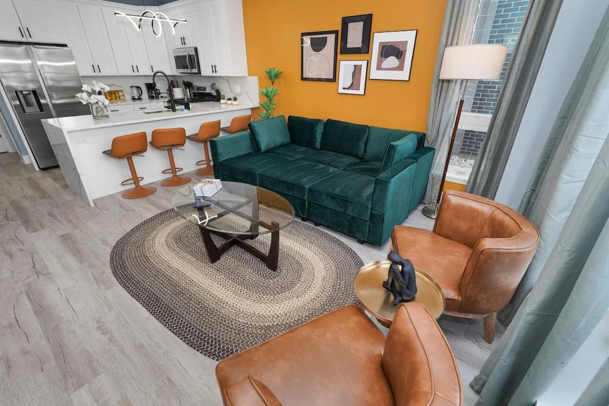 Apartment Spacious 3br Family Oasis Sleeps 8 With Free Parking Near Medical District, Douglas Park And Of Illinois Chicago