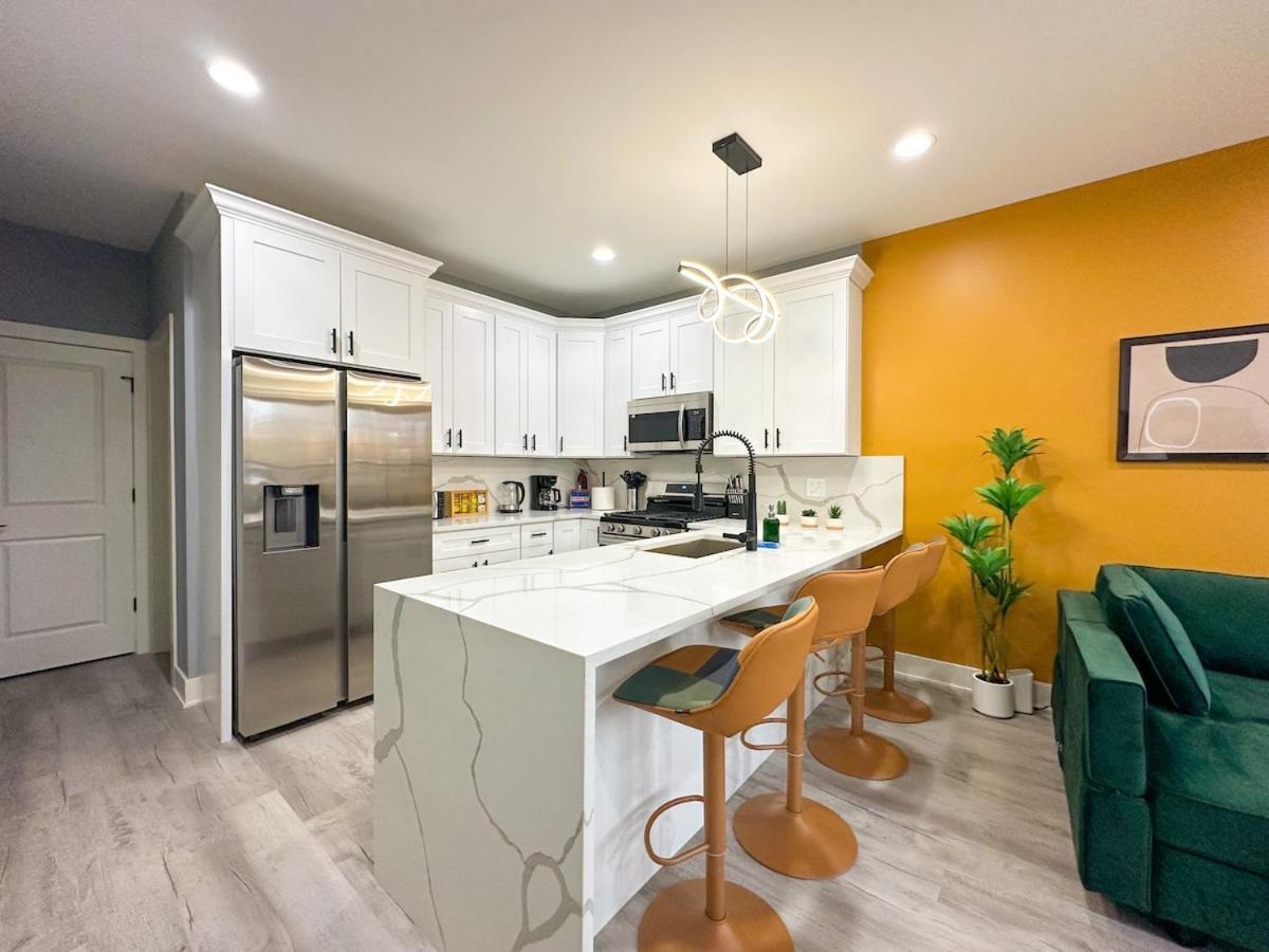Spacious 3br Family Oasis Sleeps 8 With Free Parking Near Medical District, Douglas Park And Of Illinois Chicago