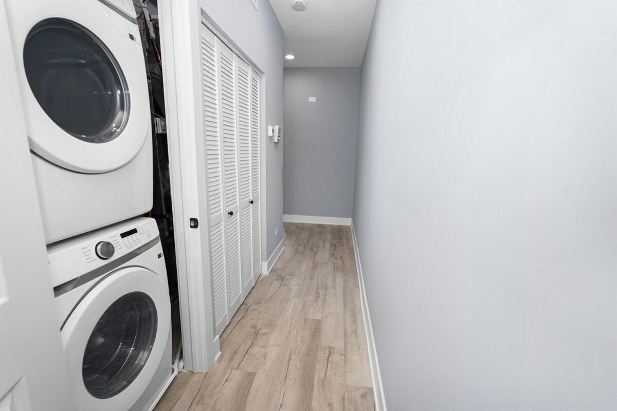 Apartment Spacious 3br Family Oasis Sleeps 8 With Free Parking Near Medical District, Douglas Park And Of Illinois Chicago