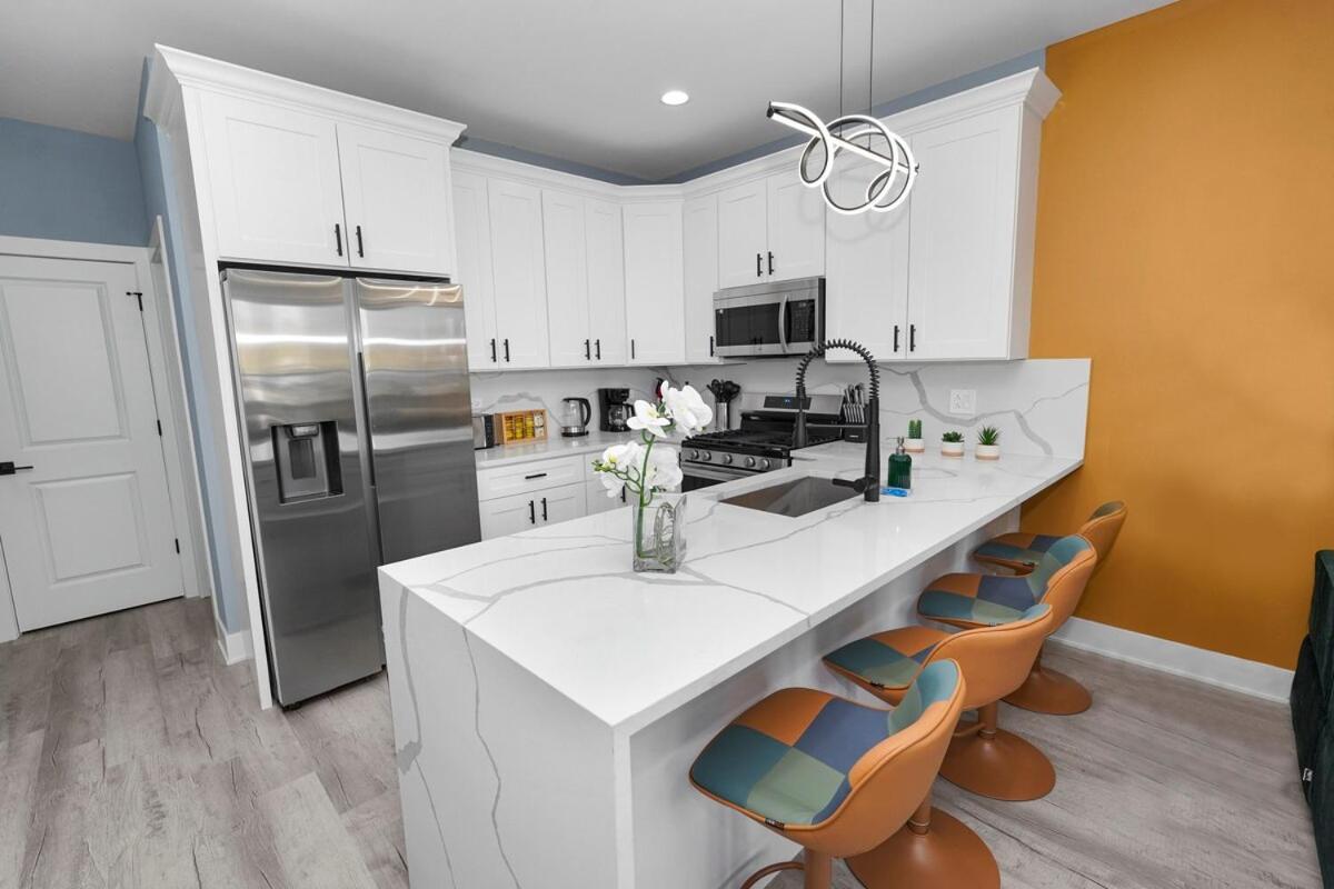 Apartment Spacious 3br Family Oasis Sleeps 8 With Free Parking Near Medical District, Douglas Park And Of Illinois