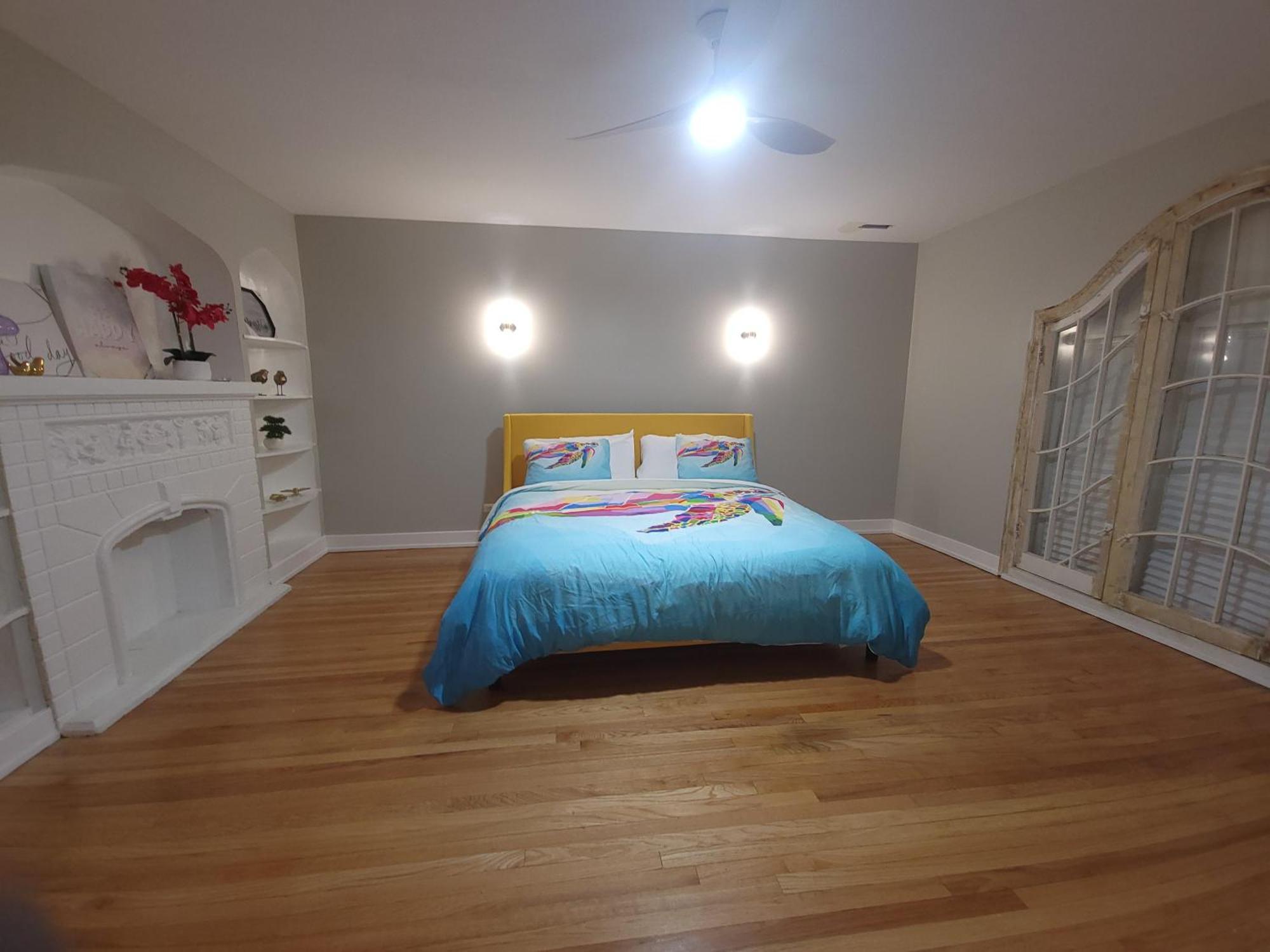 Beautiful 4 Bedroom 2 Bathroom Near Everything *