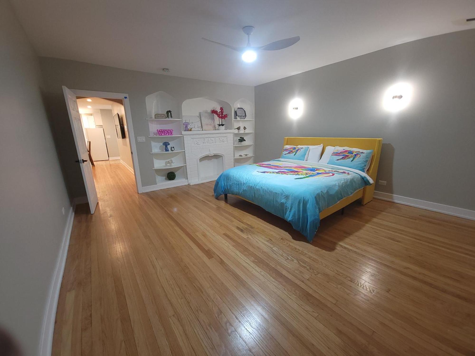 Beautiful 4 Bedroom 2 Bathroom Near Everything