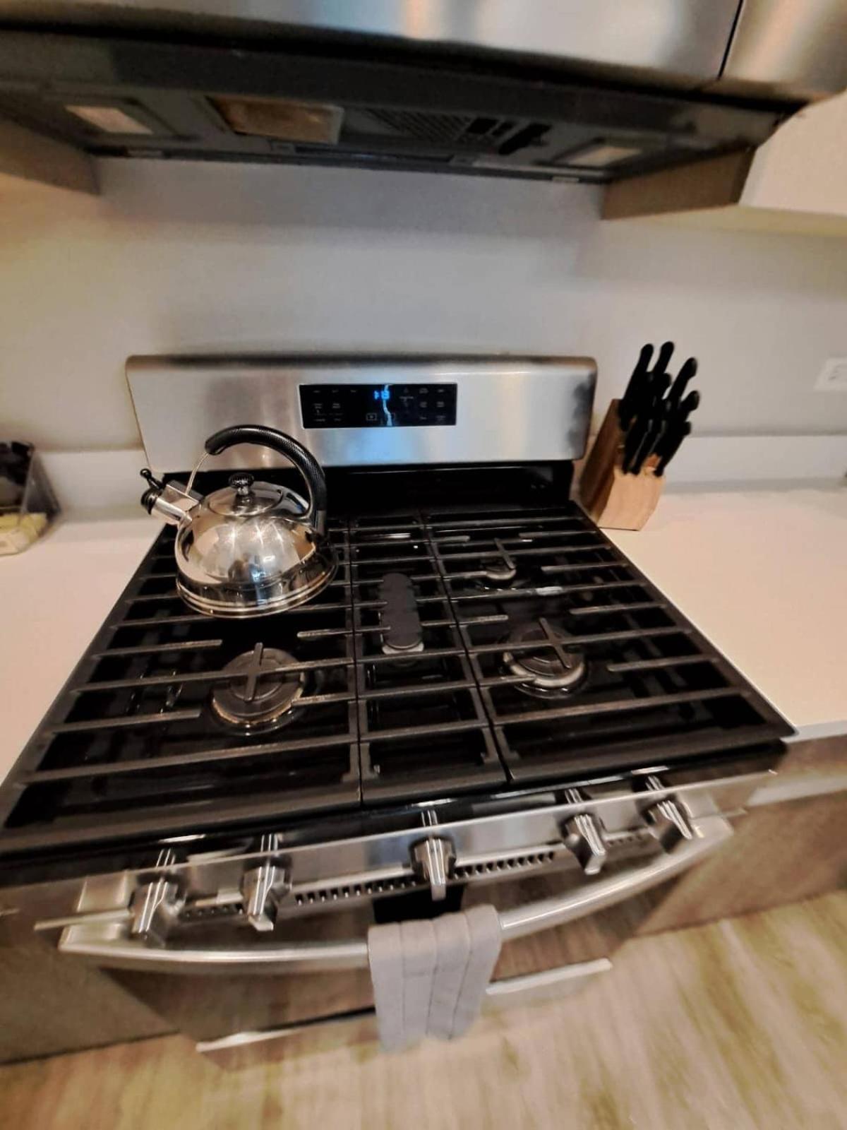 Sleek Style 3br Haven - Free Parking - Ashland 2n Apartment *