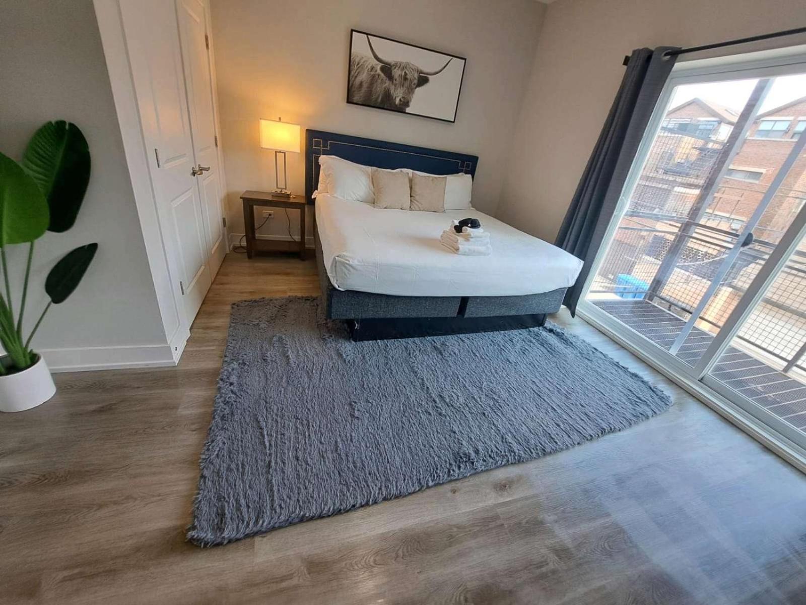 Apartment Sleek Style 3br Haven - Free Parking - Ashland 2n Chicago