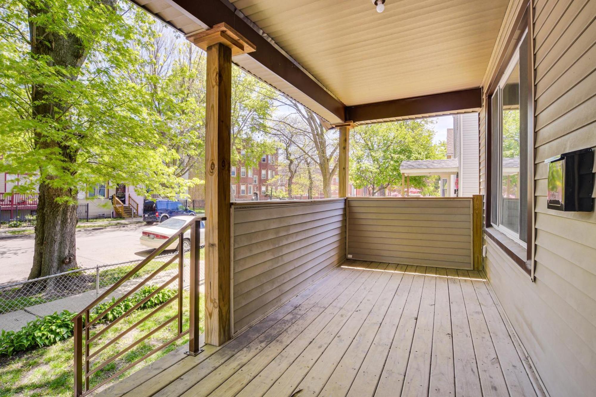 Walk To Metra Long-term Getaway In Chicago! Apartment Chicago