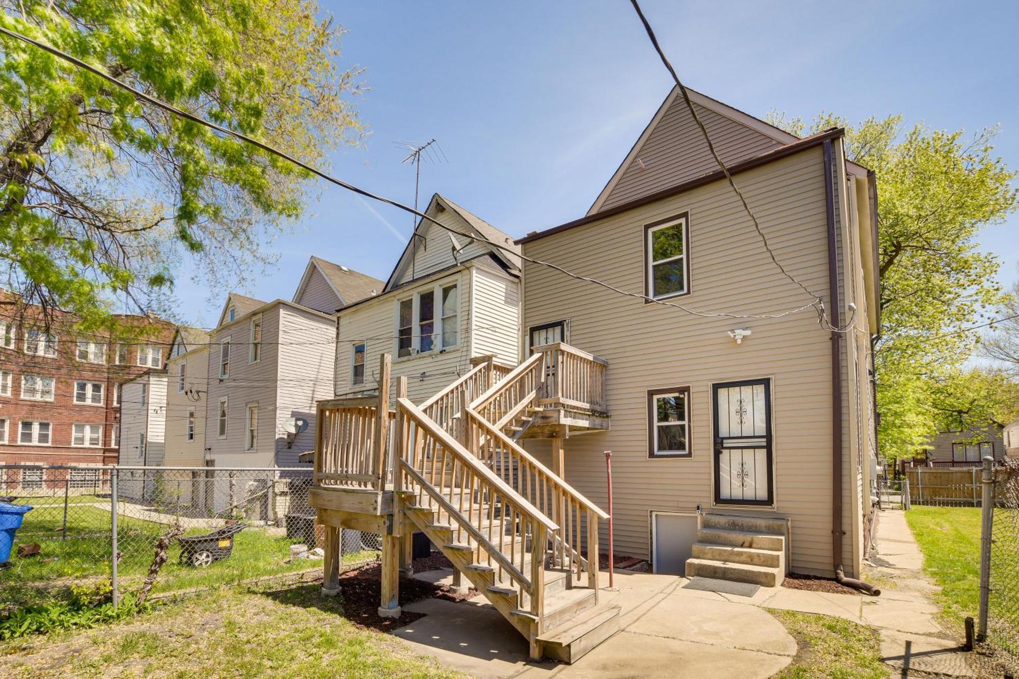 Apartment Walk To Metra Long-term Getaway In Chicago! *