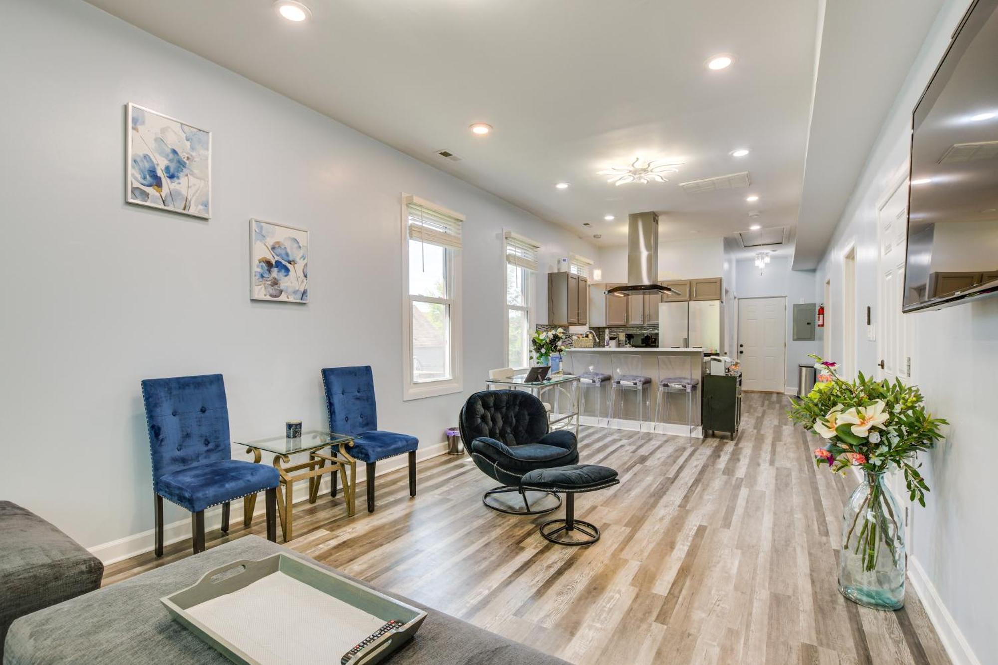 Apartment Walk To Metra Long-term Getaway In Chicago! *