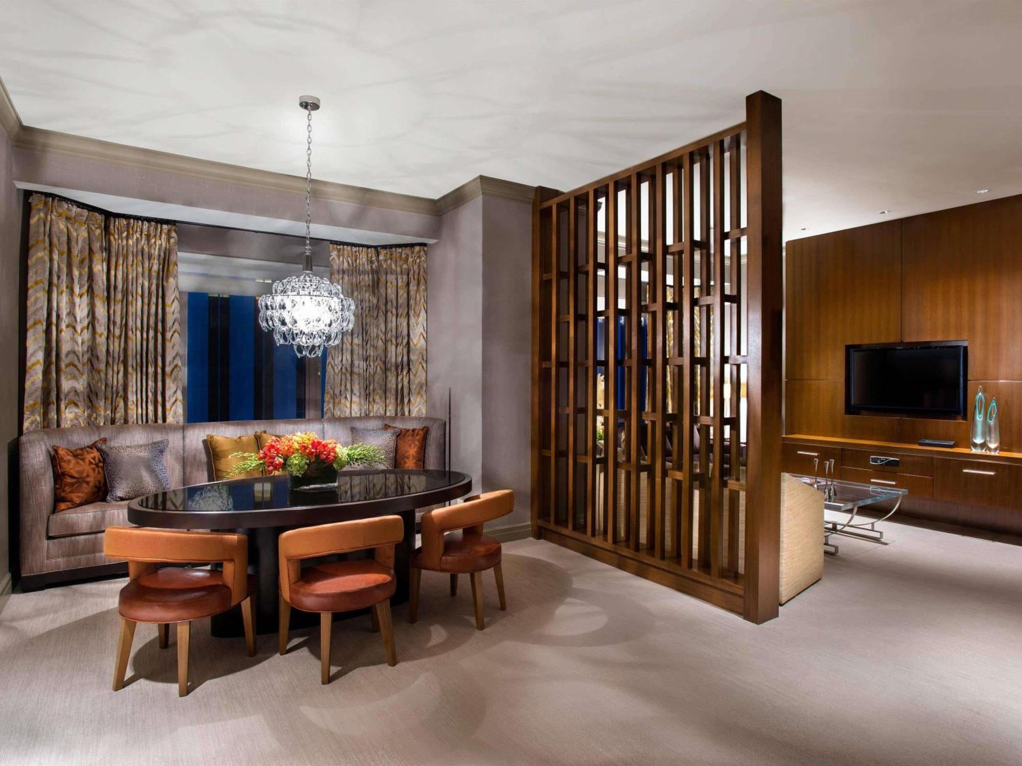 Fairmont Millennium Park Hotel 4*
