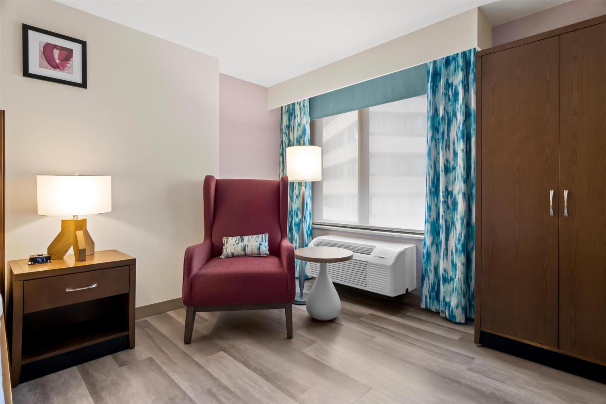 Hilton Garden Downtown Riverwalk Hotel Chicago