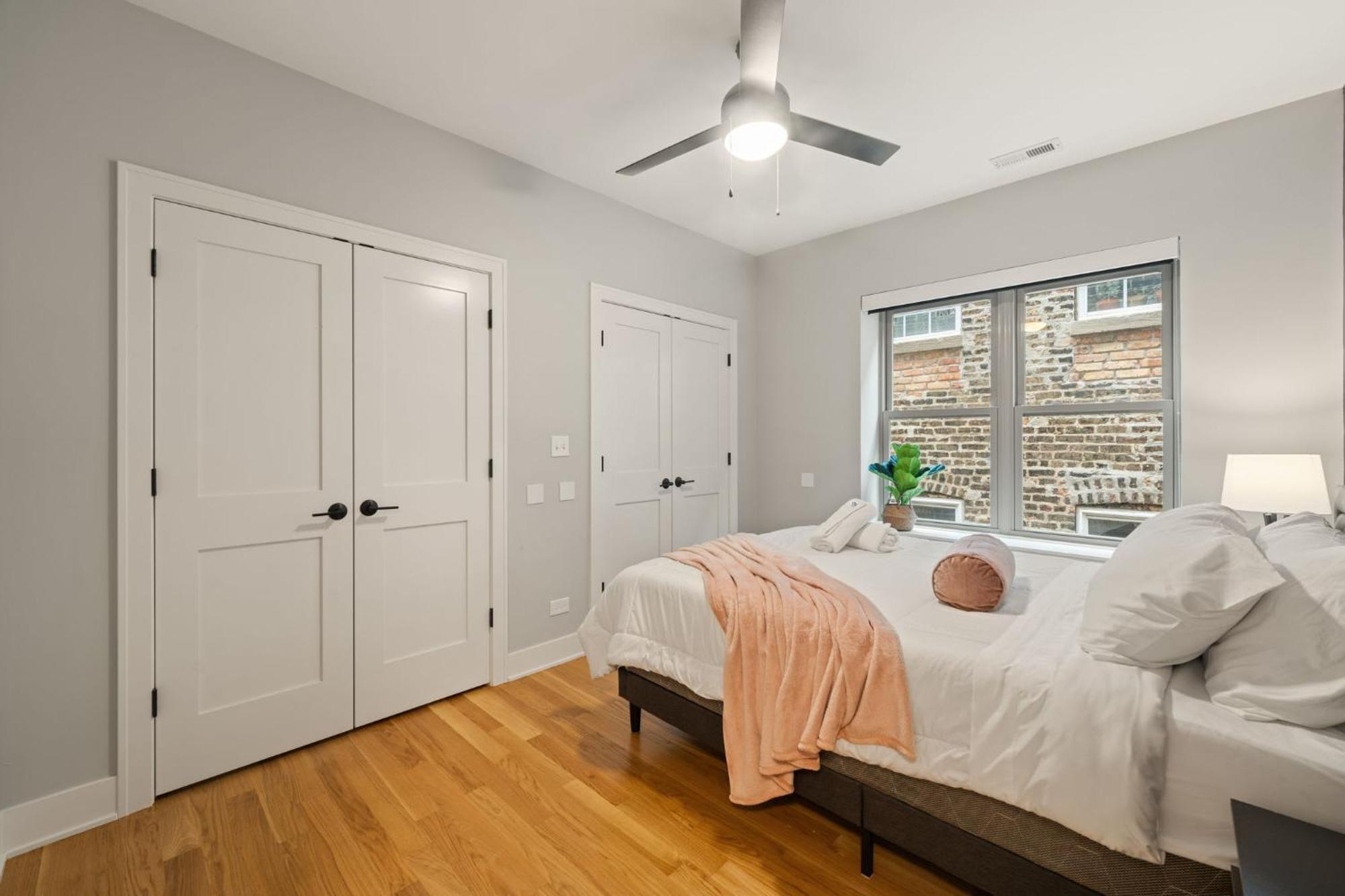 3 Bed 2 Bath Retreat W Balcony & Parking