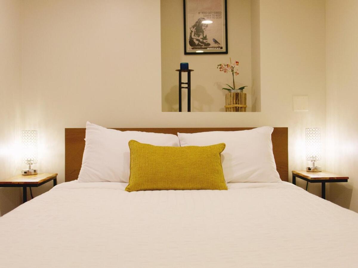 The Banksy-free Parking -4 Bedroom W King Bed- Firepit Rooftop Near United Center * Chicago