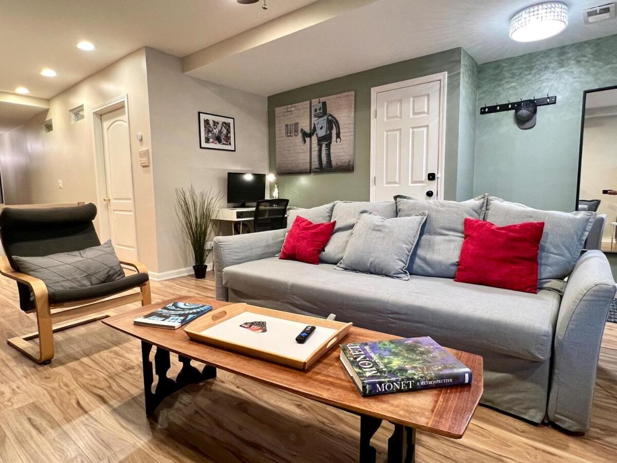 The Banksy-free Parking -4 Bedroom W King Bed- Firepit Rooftop Near United Center Apartment *