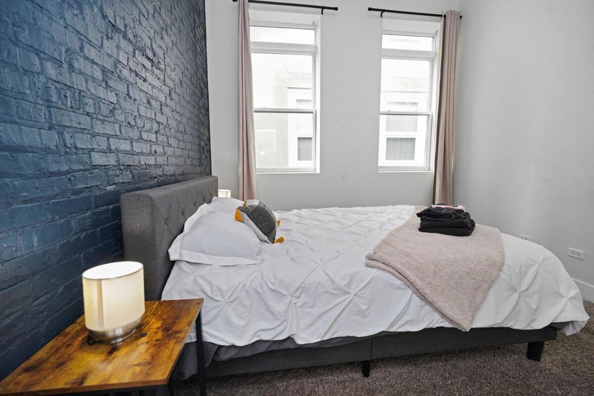 Apartment Mccormick Place: Modern 420-friendly Gem On Michigan Avenue *