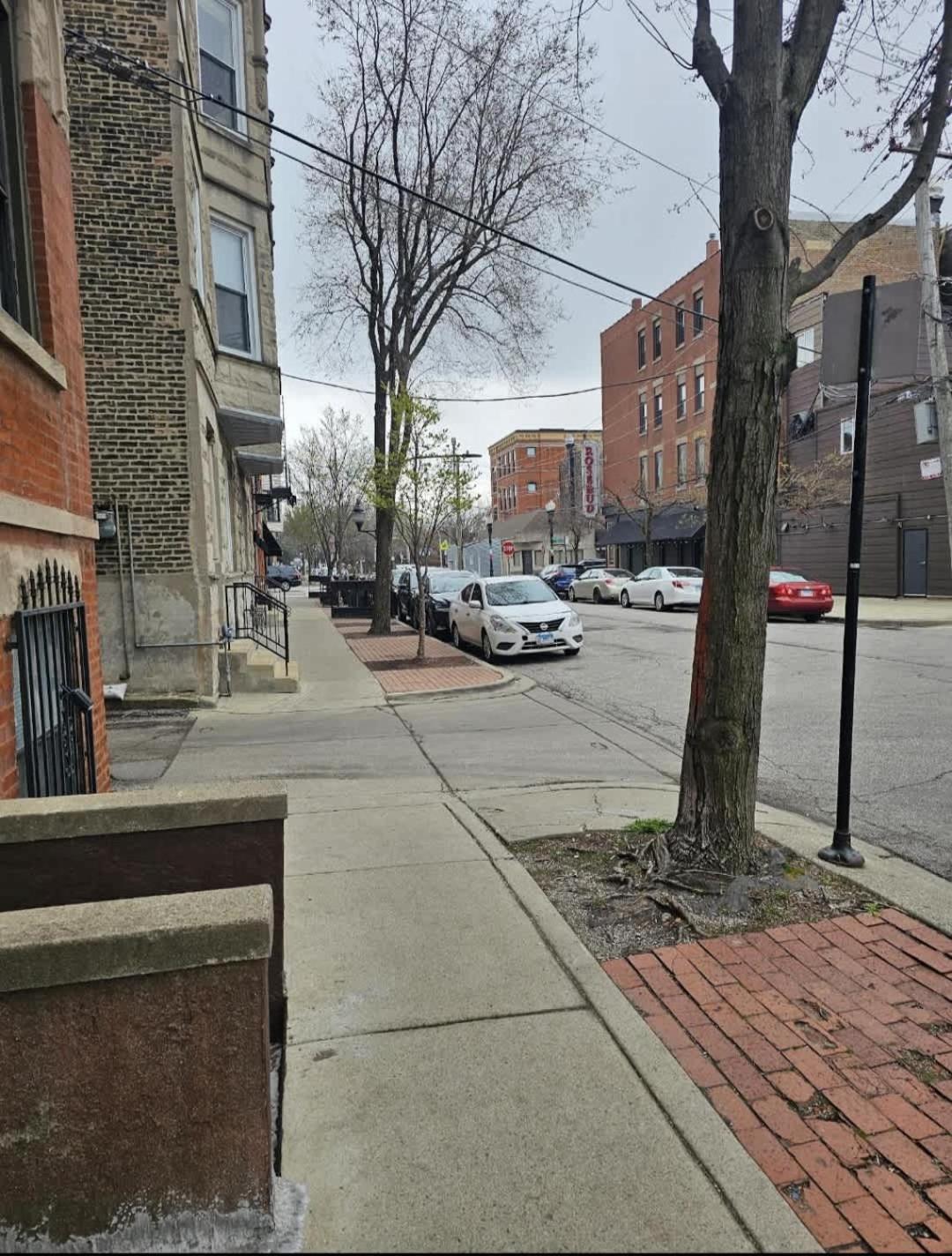 3 Bedroomin The Medical Center Chicago