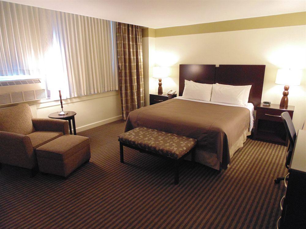 Western Downtown-river North 3*
