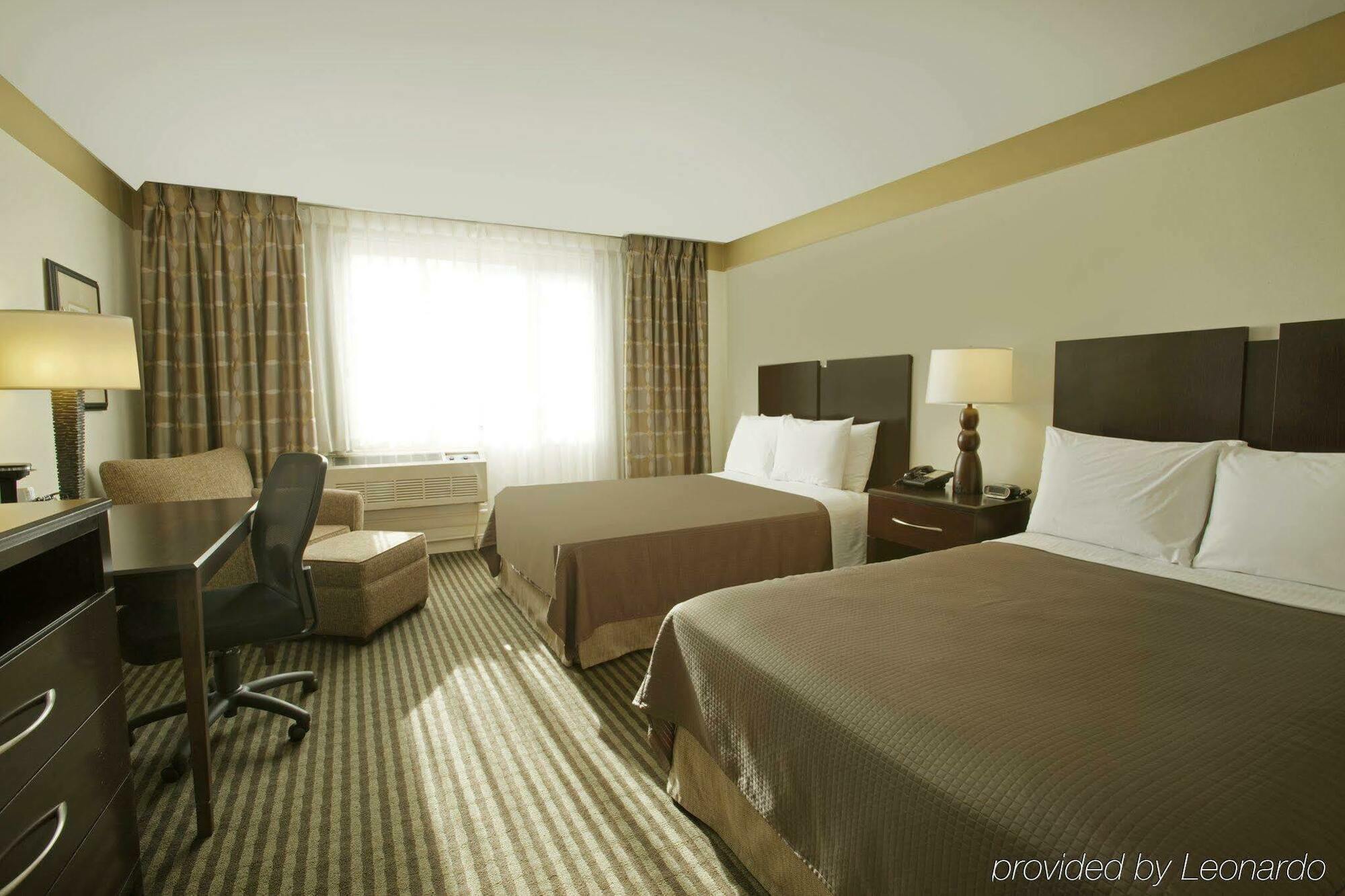 Western Downtown-river North 3*