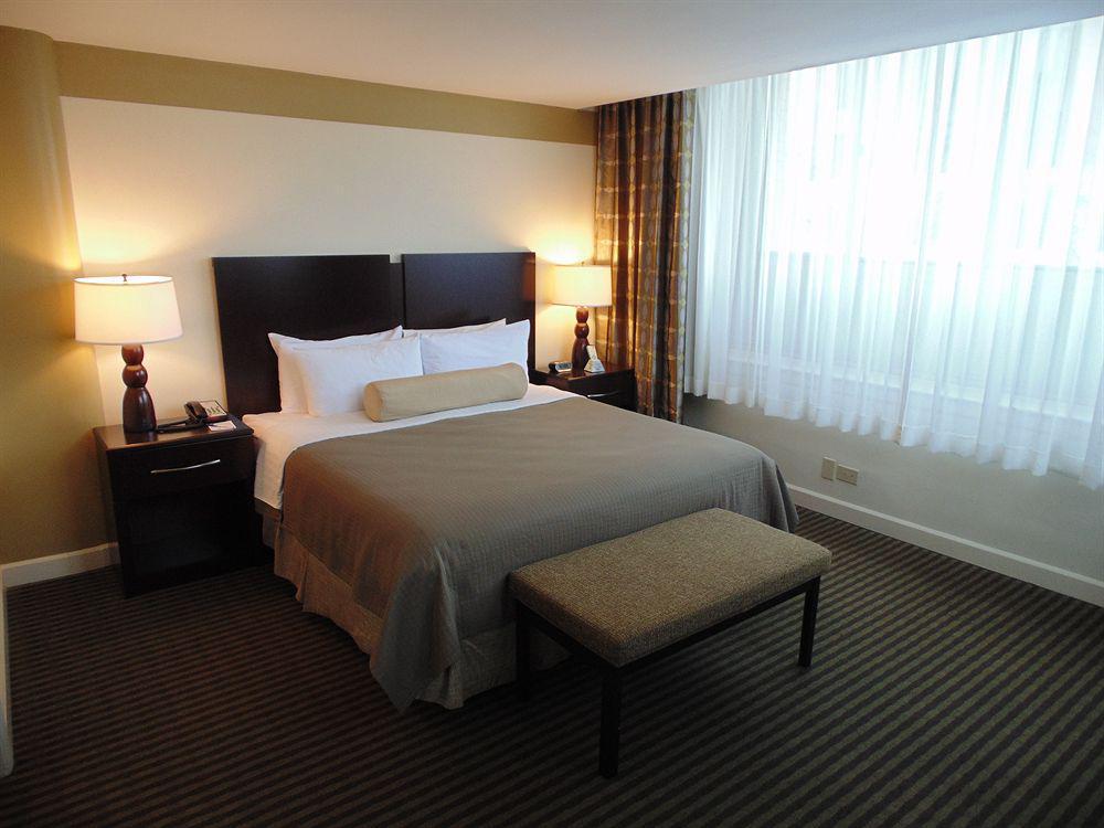Western Downtown-river North 3*