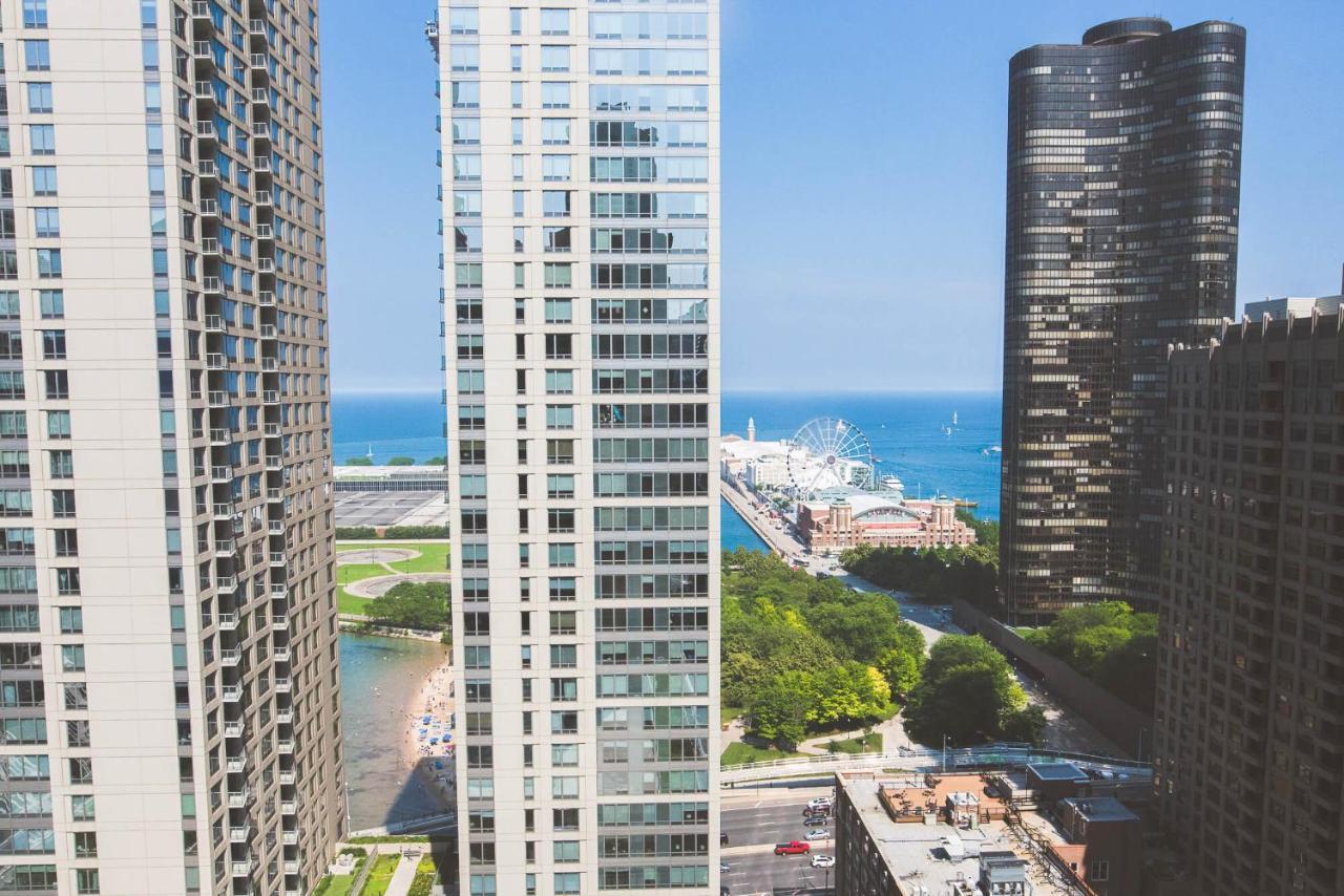 Envitae Luxury Sky Loft Indoor Pool & Gym Apartment Chicago