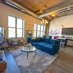 Mccormick Place 3Br Luxury Penthouse Duplex With Personal Rooftop And Optional Parking For 8 Guests In Chicago South Loop