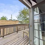 Spacious 4Br With Outdoor Oasis