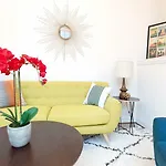 Smart Studio In Lincoln Park By Sonder