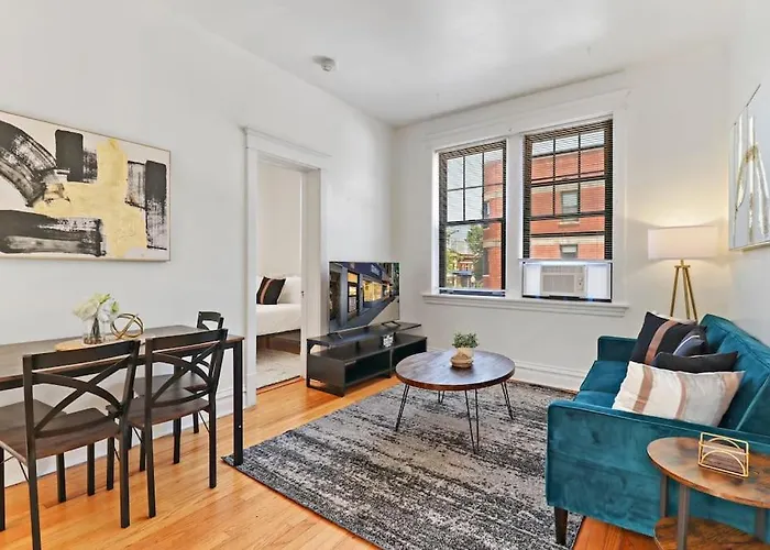 2-Bedroom Cozy Apt In Prime Location - Clark 2