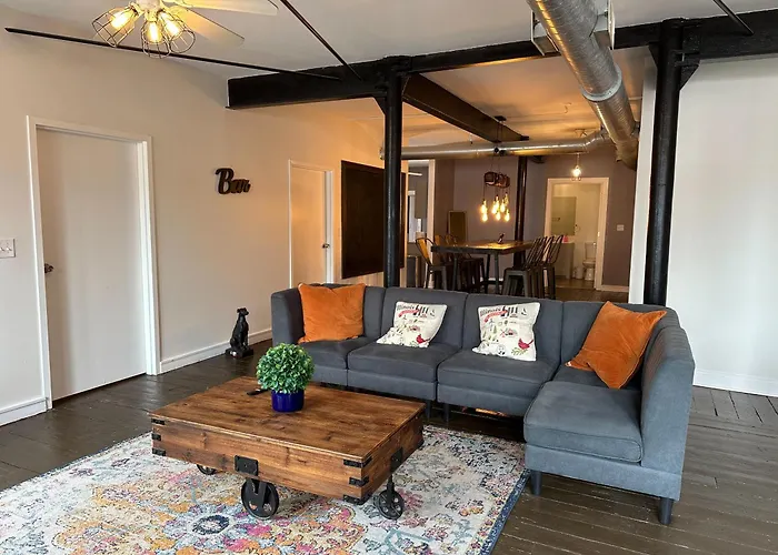 Mccormick Place Spacious 5Br Suite With Pool Table & Optional Parking Sleeps 10 Near Soldier Field And Grant Park