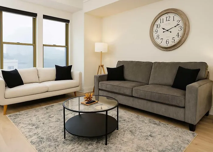 Sleek & Snug 2Br Apartment - Lsalle 703