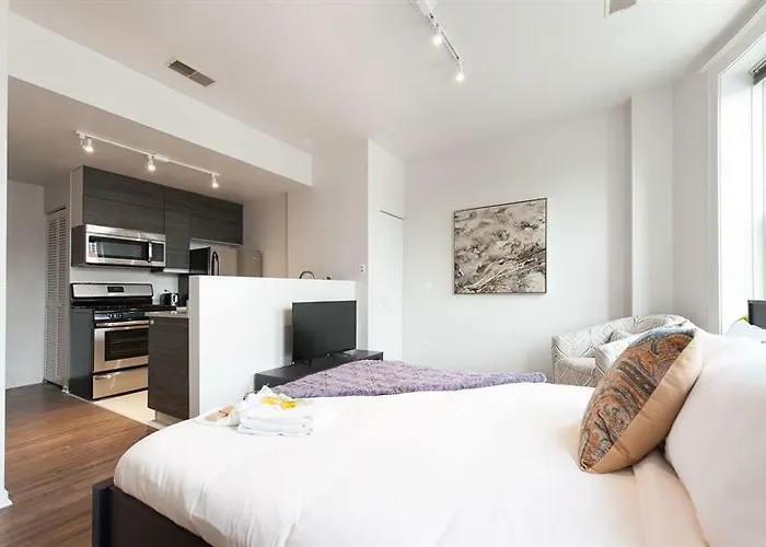 Airy Studio In South Loop By Sonder