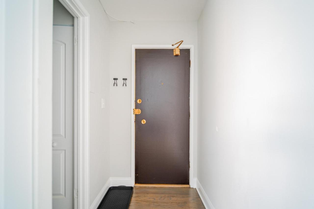 Comfy And Complete Studio Apt Near Boystown - Oakdale 317 Rep Apartment Chicago