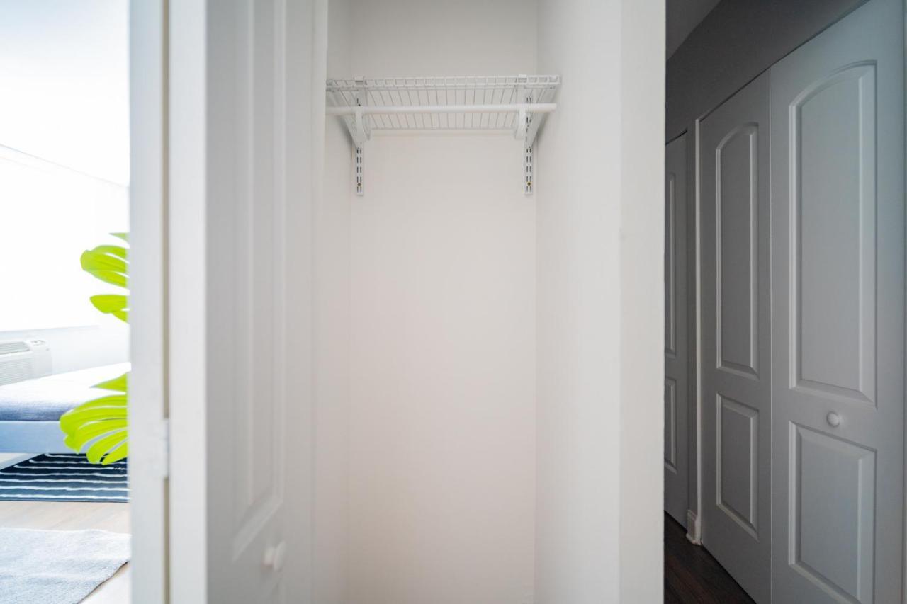 Comfy And Complete Studio Apt Near Boystown - Oakdale 317 Rep Apartment Chicago