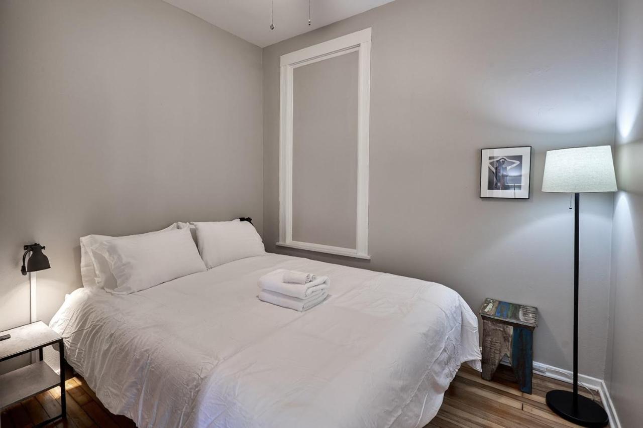 Frontdesk Bright Open 3 Bedroom Apt In West Depaul Apartment