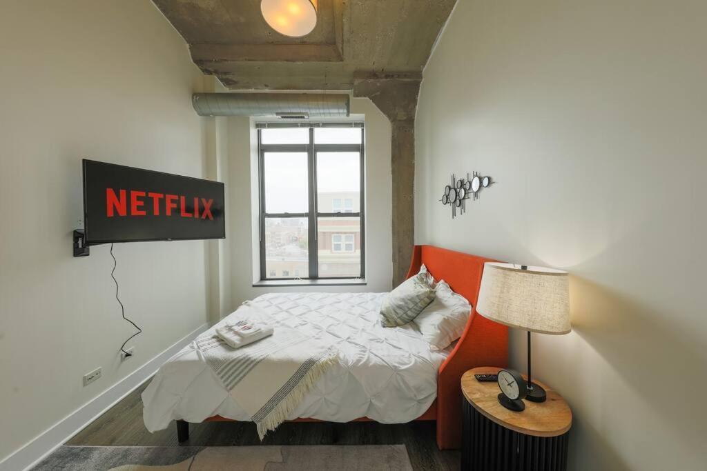 Cozy 2br With Optional Parking And Gym Access Near Field Museum, Lakefront & Mccormick Place *