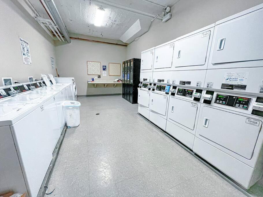 Bright 2br With Gym And Optional Parking Near Soldier Field, Museum Campus, Mccormick Place Apartment *