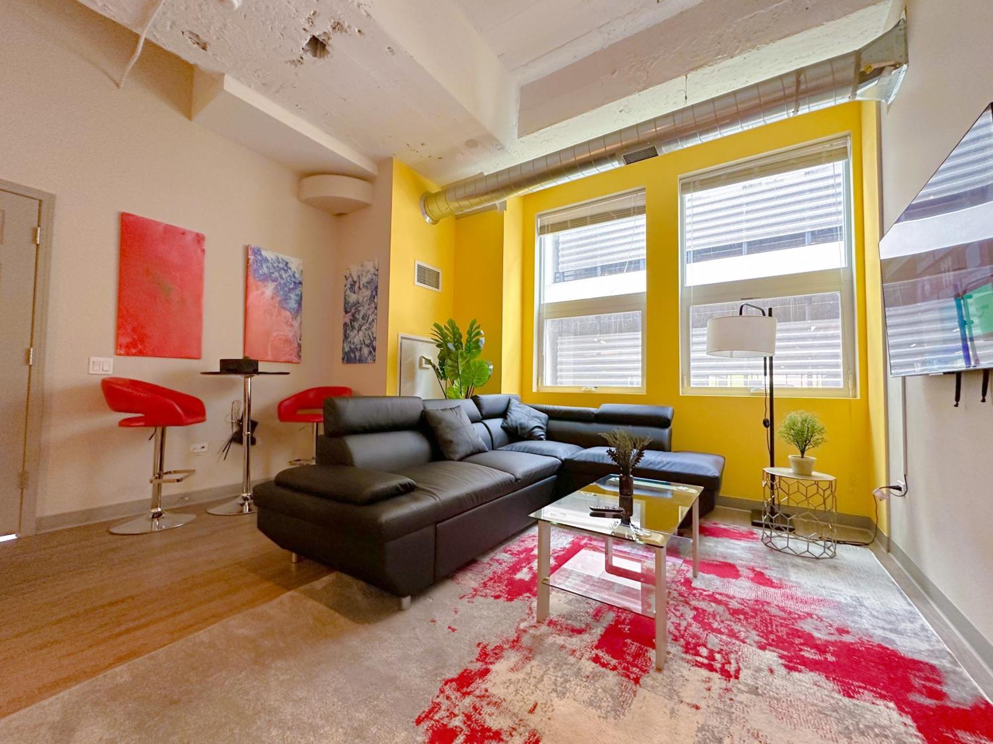 Bright 2br With Gym And Optional Parking Near Soldier Field, Museum Campus, Mccormick Place