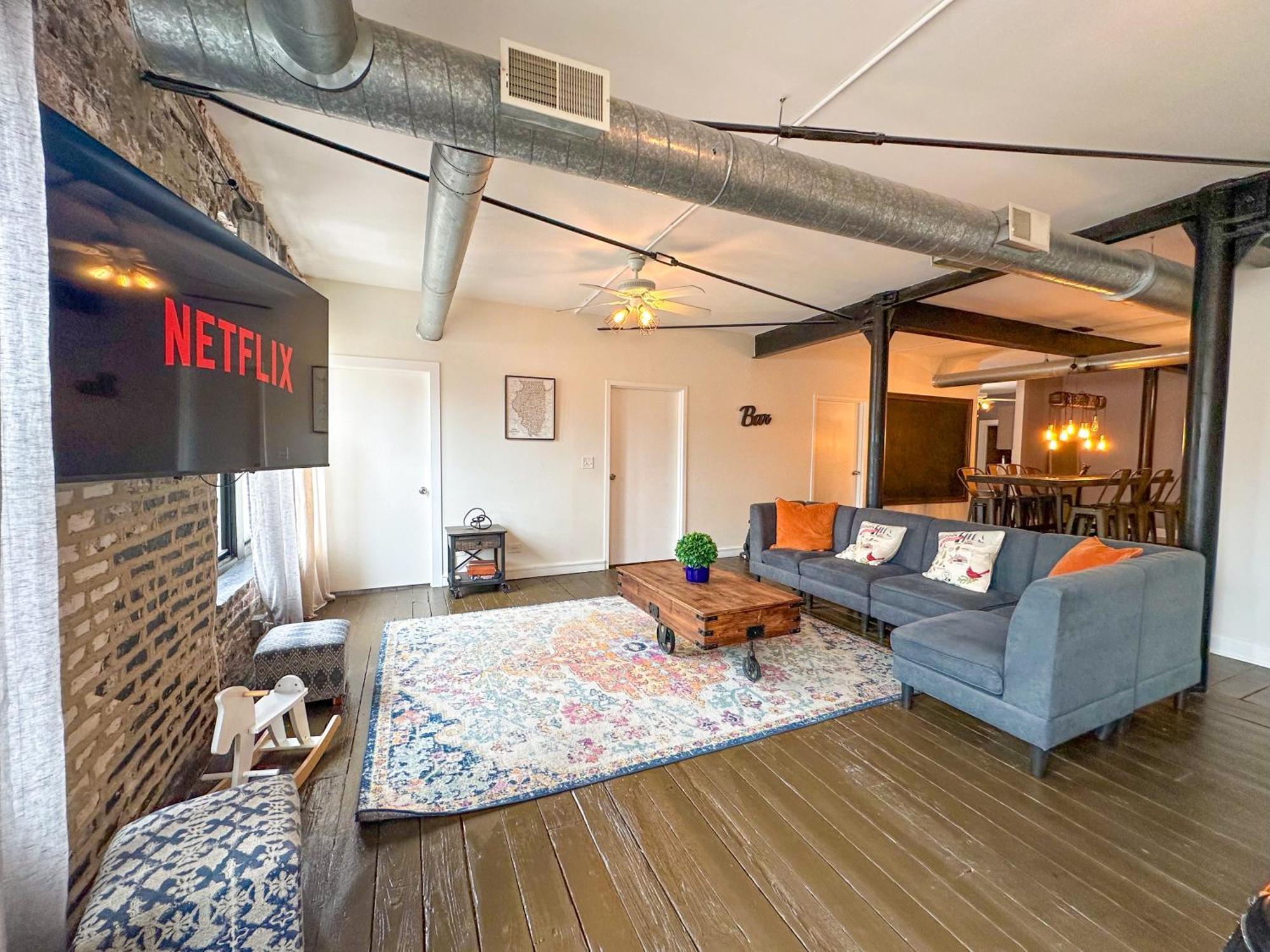 Mccormick Place Spacious 5br With Pool Table & Optional Parking Sleeps 10 Near Soldier Field And Grant Park * Chicago