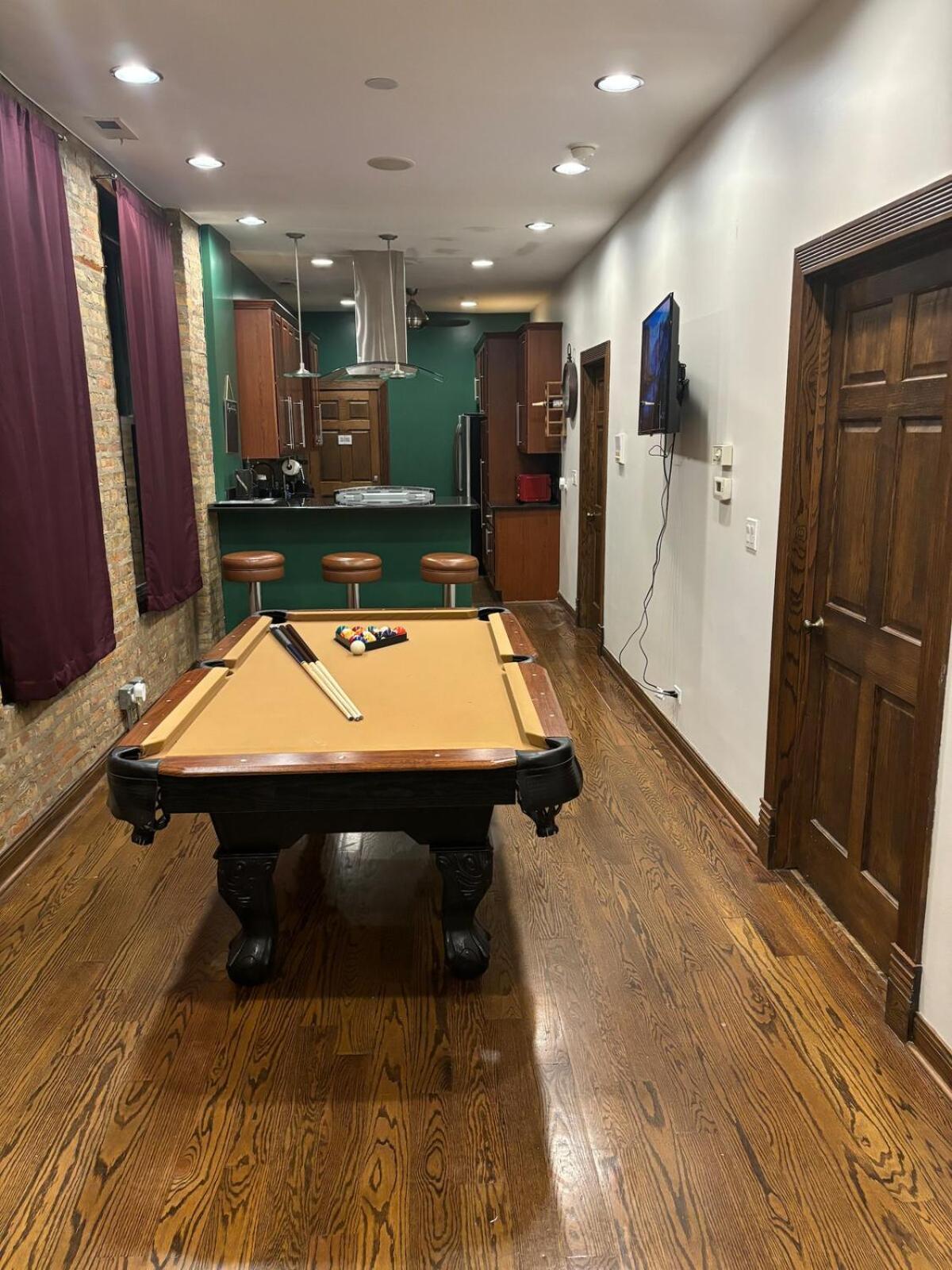 Wicker Park Loft Style Apartment Chicago