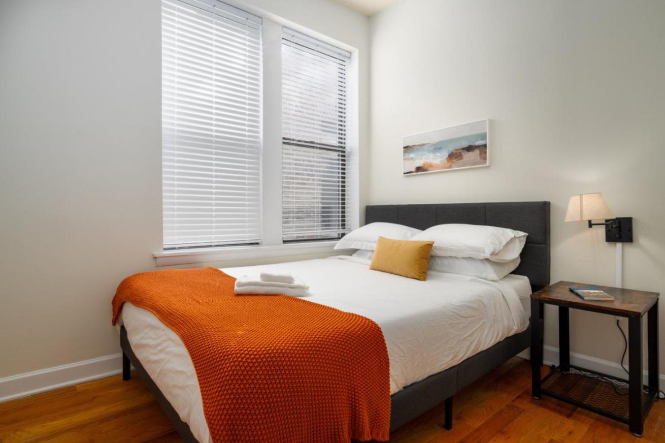 Charming Renovated Apartment In Ukrainian Village *