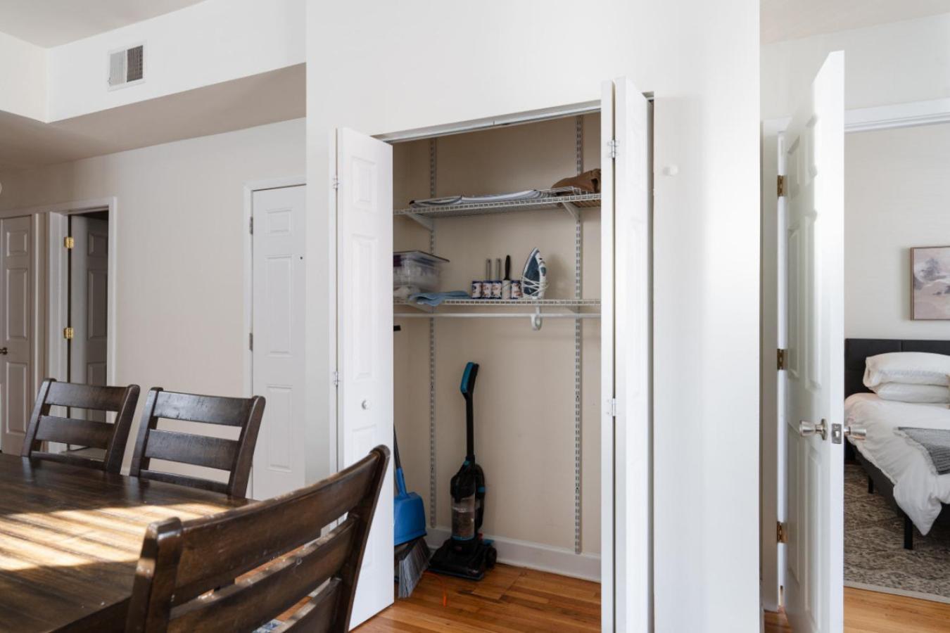 Charming Renovated Apartment In Ukrainian Village *