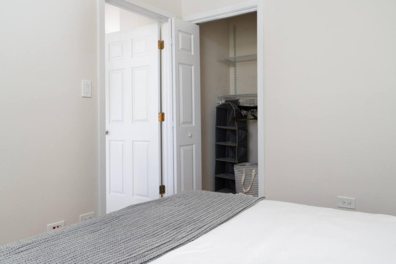 Charming Renovated Apartment In Ukrainian Village Apartment