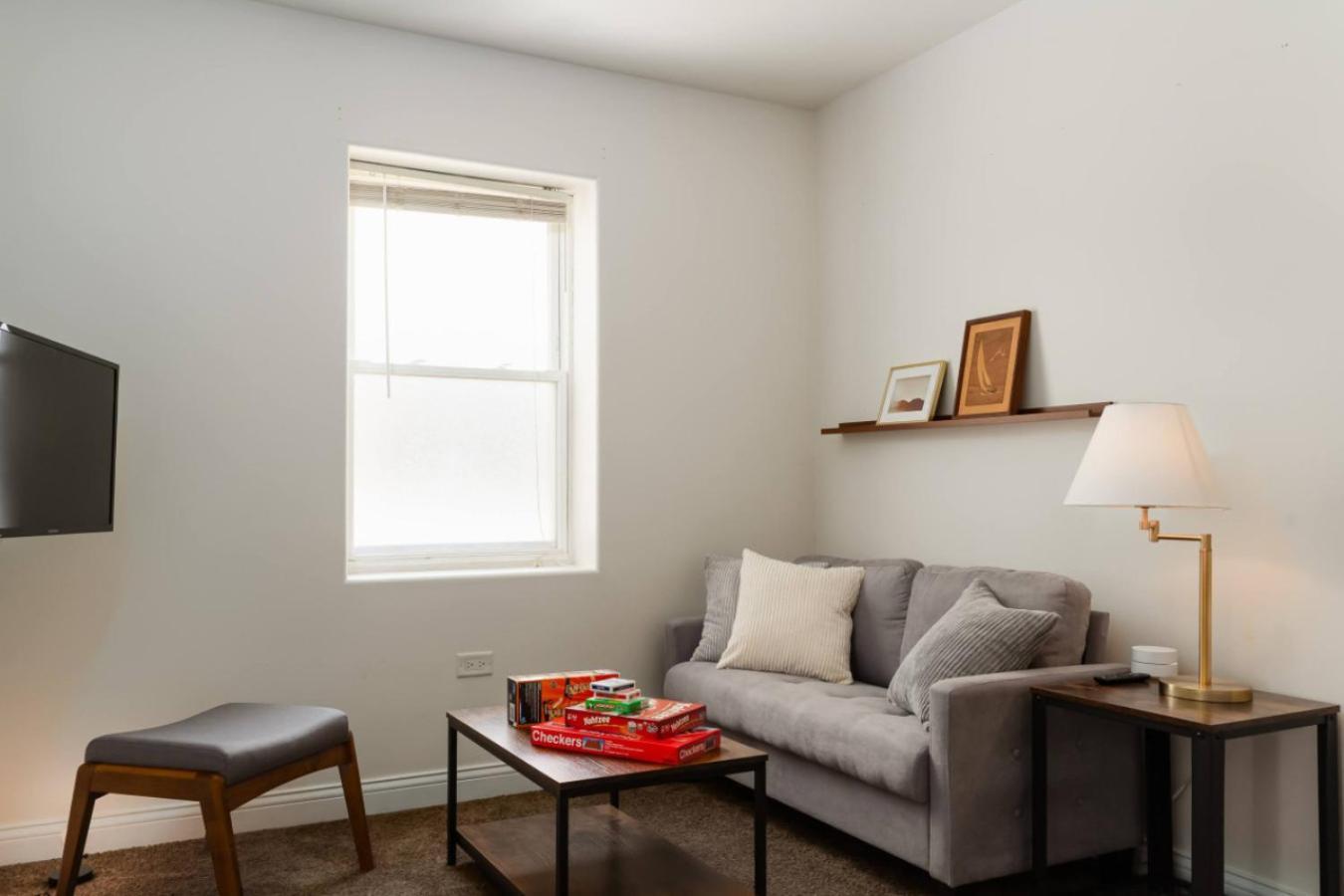 Spacious Three Bedroom With Parking And Patio *