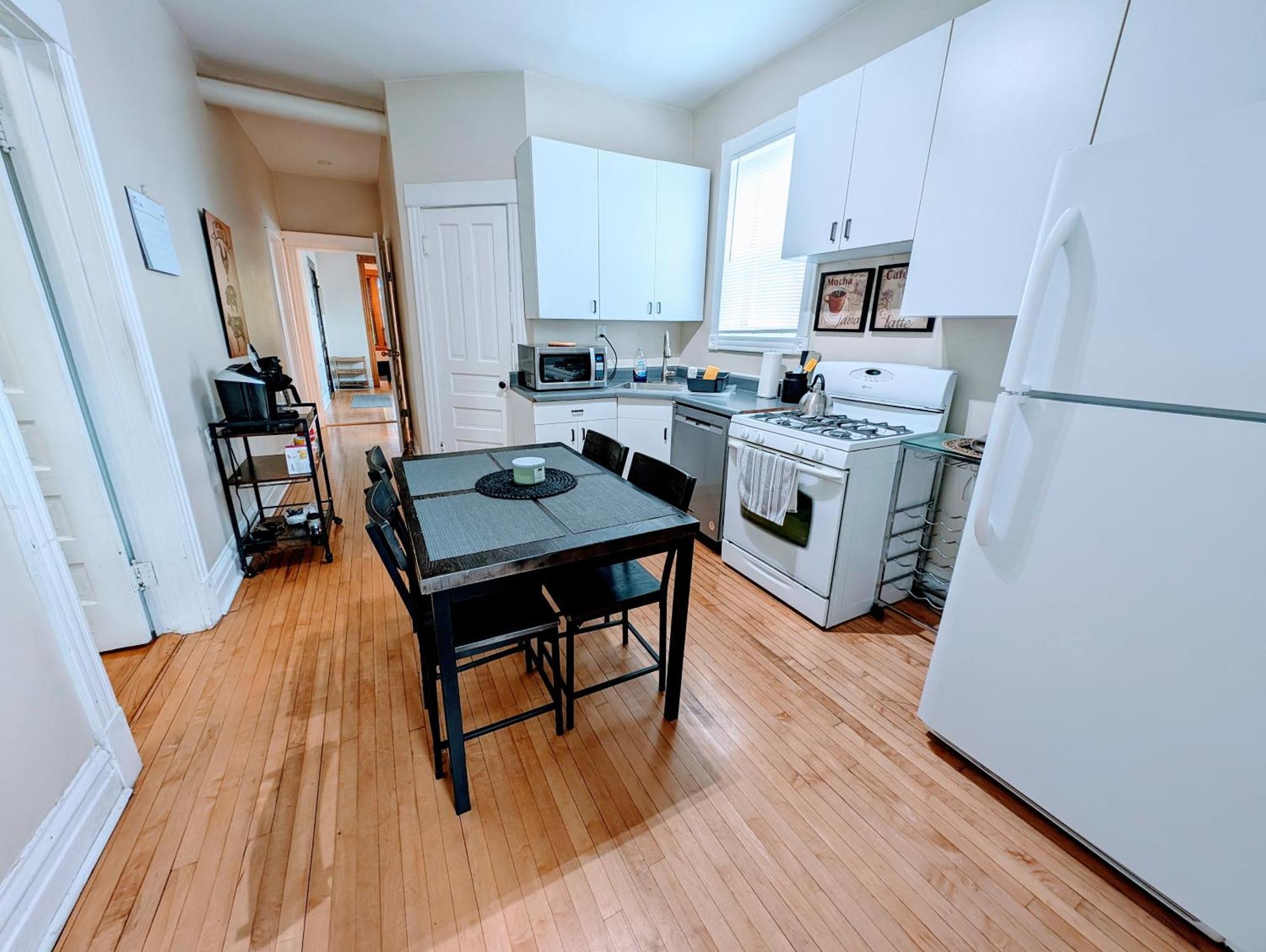 The Roscoe Village Apartment *