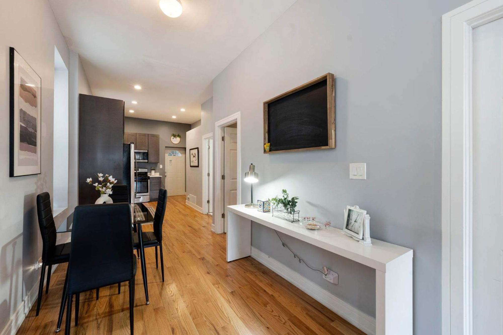 Apartment Cozy 2 Bed By West Loop With Parking & Laundry