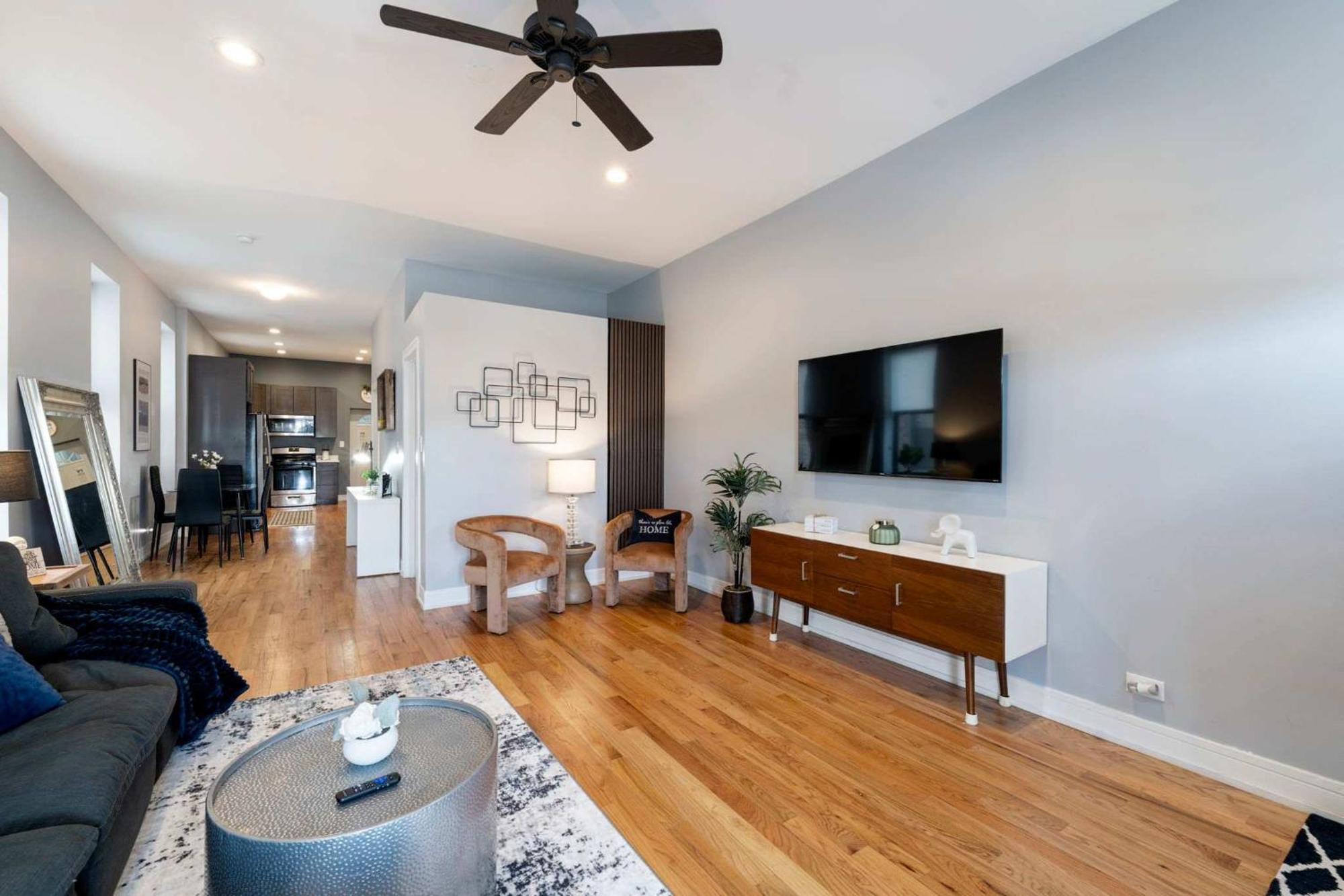 Apartment Cozy 2 Bed By West Loop With Parking & Laundry Chicago