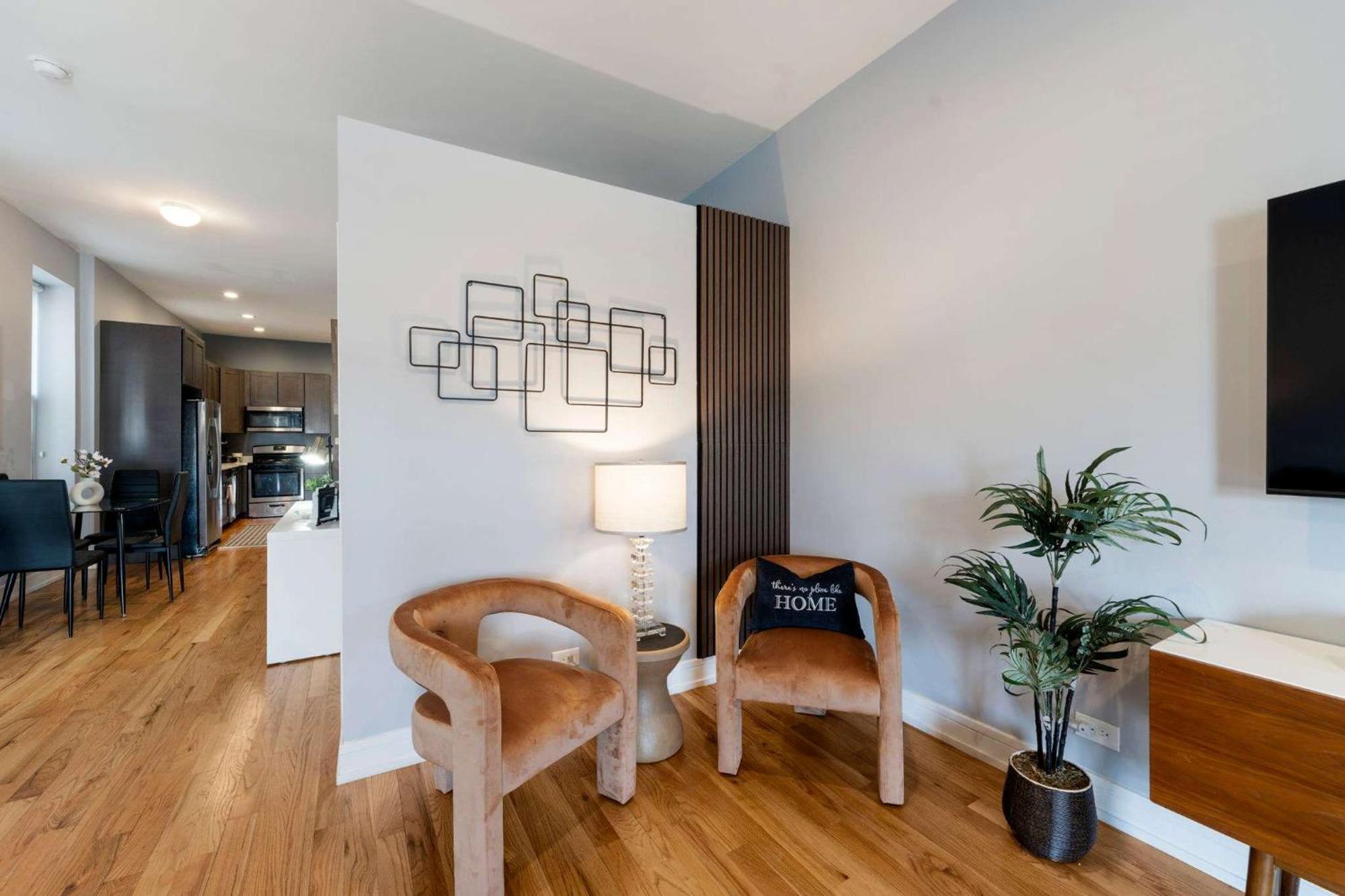 Cozy 2 Bed By West Loop With Parking & Laundry Chicago