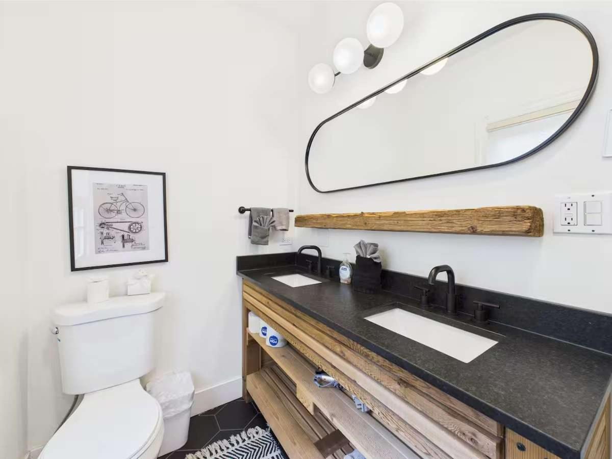 Spacious 4br With Outdoor Oasis *